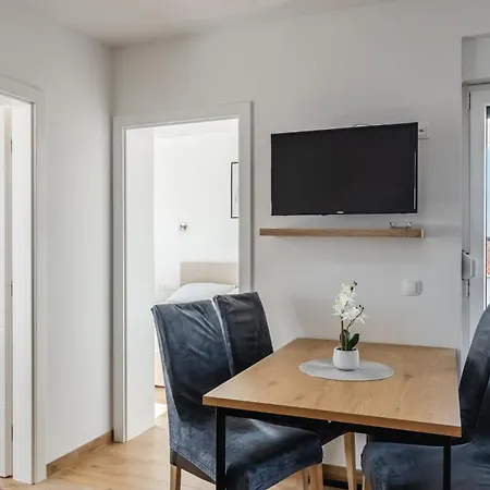 Lacic דירה ויר